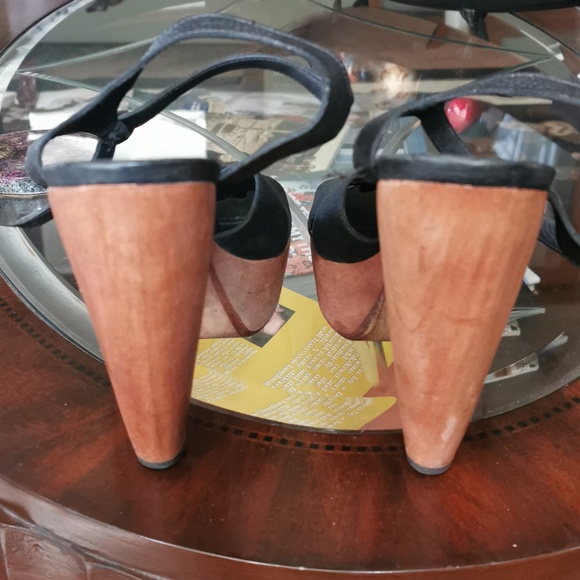 Michael Kors shoes - Picture 2 of 6